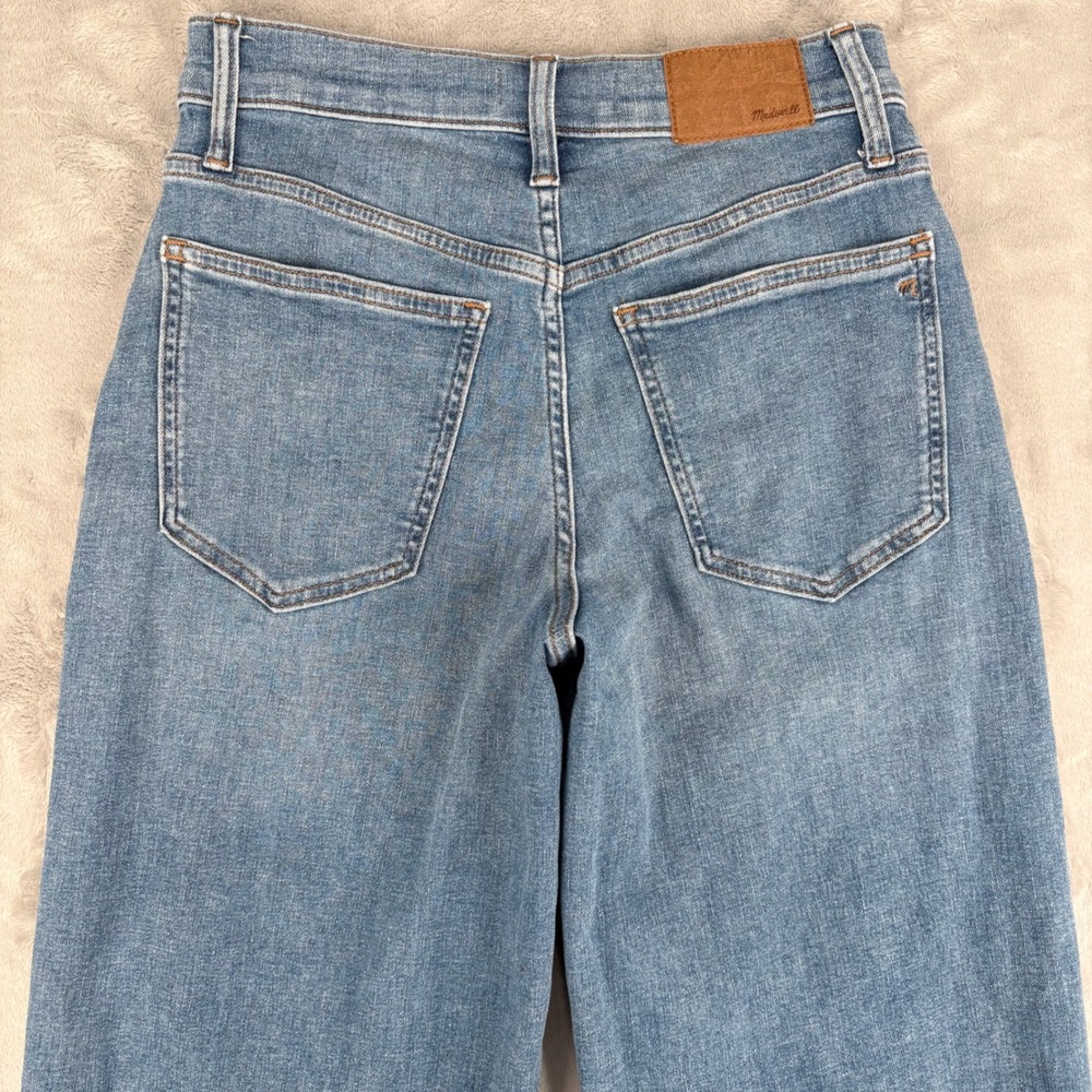 High-Rise Wide Leg Women's Jeans in Medium Blue - Picture 11 of 16